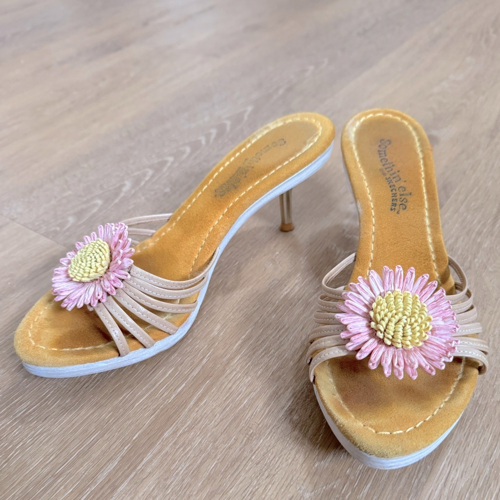 Y2K Somethin’ Else by Sketchers Floral Kitten Heels